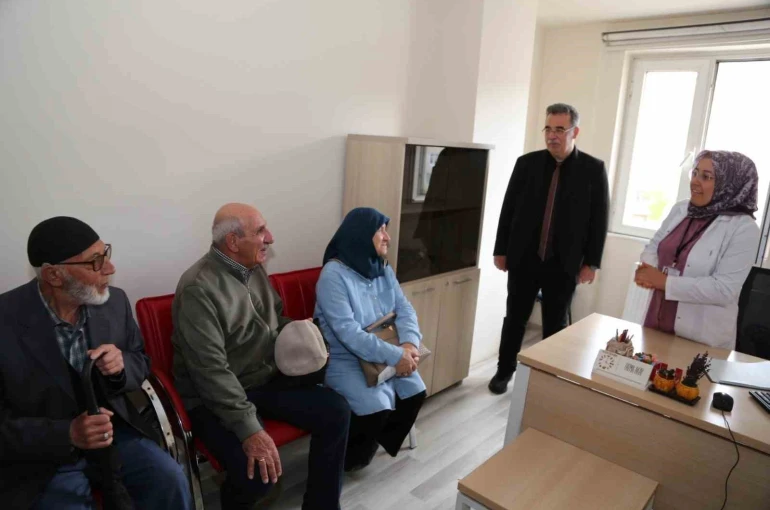 Erzurum’da asırlık çınarlara sağlıklı hayat merkezinde özel ilgi