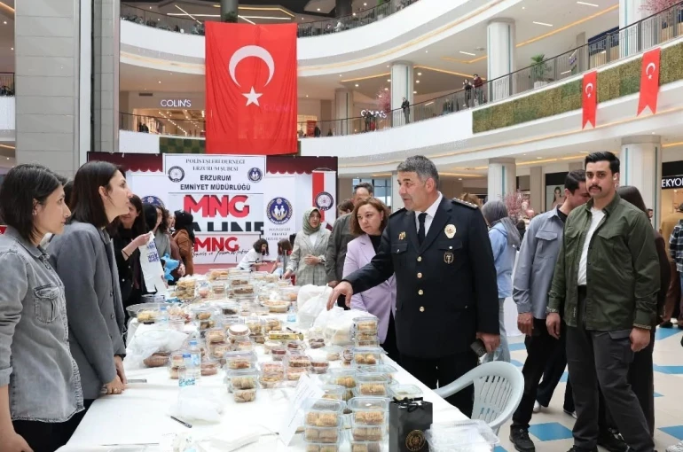 Erzurum’da emniyet mensuplarının eşlerinden hayır çarşısı