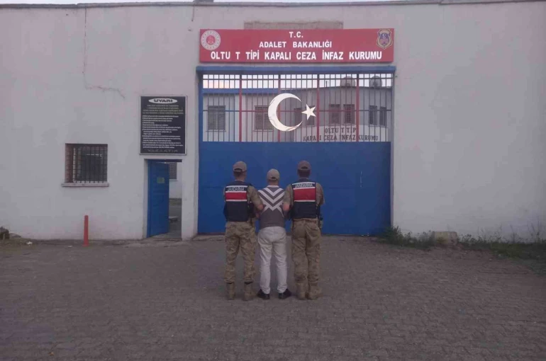 Erzurum’da jandarmadan yakalama kararı olan şahıslara operasyon