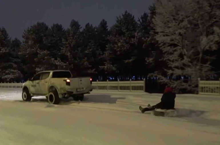 Erzurum’da off-roadçuların lastik ve kızaklı kar keyfi