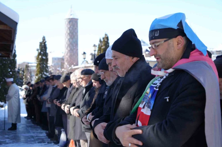 Erzurum’da şehitler için gıyabi cenaze namazı