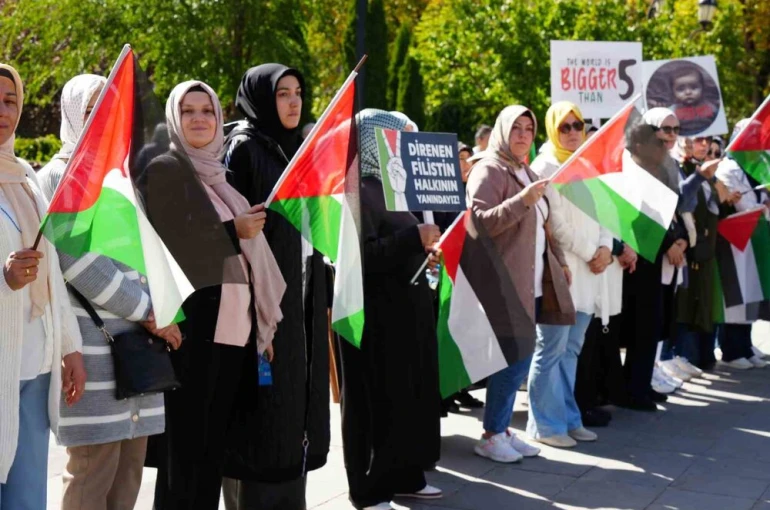 Erzurumlu kadınlardan Gazze’ye destek