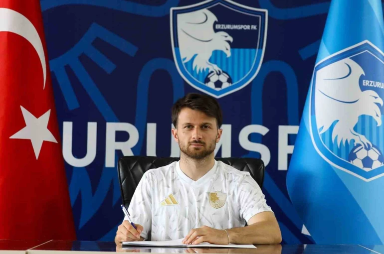 Erzurumspor FK’da Murat Cem Akpınar ile yola devam