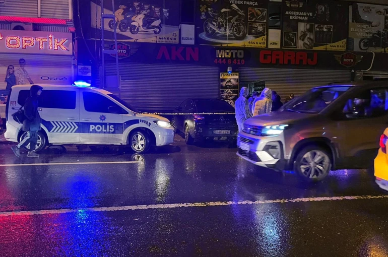 Esenler’de yangın ihbarına giden ekipler binada silahla vurulmuş 2 kişinin cesetlerini buldu
