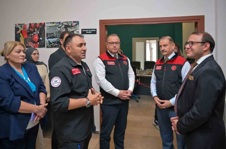 Esenyurt Belediyesi’nden hayat kurtaran hizmet: İlk Yardım Eğitim Merkezi açıldı