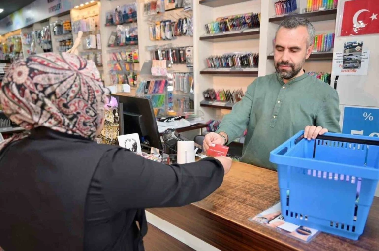 Esenyurt Belediyesi’nden öğrencilere "Eskart" desteği 