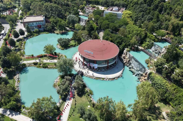 Esenyurt’a 2 yeni yatırım: Gümüş Sosyal Tesisi ve Kıbrıs 74 Emekli evi hizmete açıldı