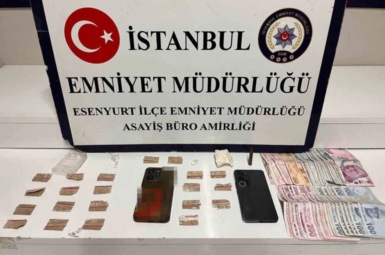 Esenyurt’ta, boş binada uyuşturucu ticareti yapan şahıslar yakalandı
