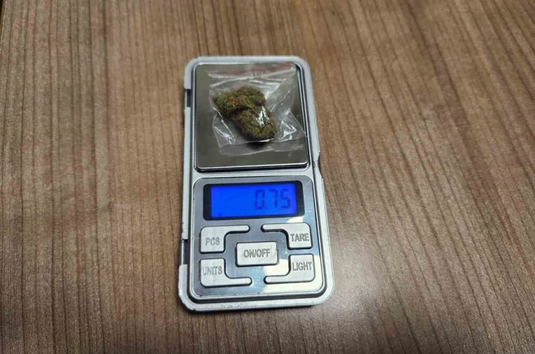 Esenyurt’ta dronla tespit edilen uyuşturucu ticaretine suçüstü: 7 gözaltı
