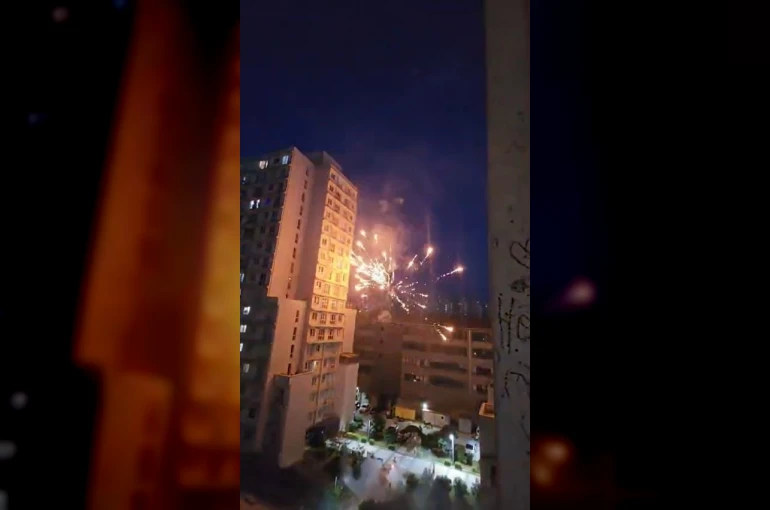 Esenyurt’ta havai fişek kavgası, iki aile birbirine girdi