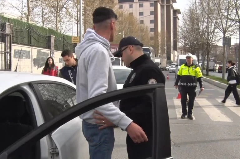 Esenyurt’ta okul önü ve çevresinde polis denetimi