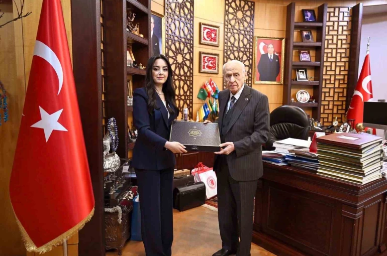 ‘Eserlerle Devlet Bahçeli’ kitabı kamuoyuna sunuldu