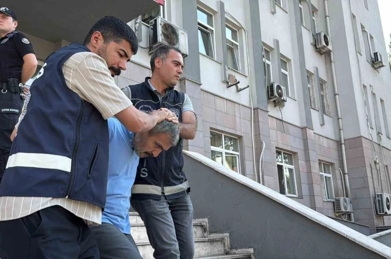Eşinin boğazını keserek öldüren zanlı tutuklandı