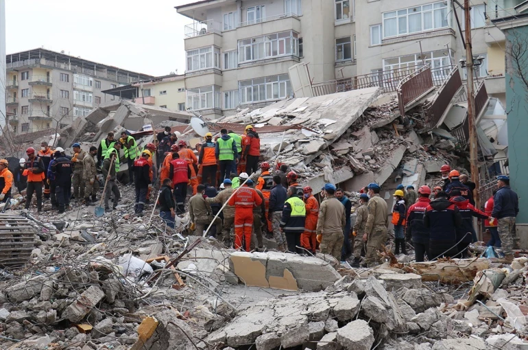 Eski Belediye Başkanı Erkal’a depremde yıkılan binayla ilgili davada 4 yıl hapis