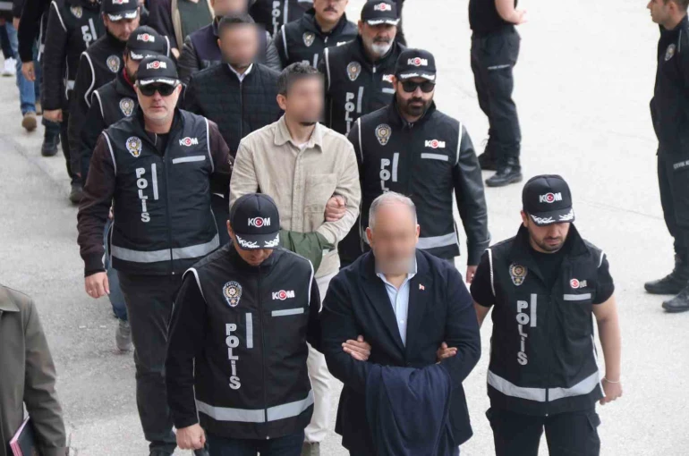 Eski belediye çalışanı Yaprak Eryılmaz: "Şüphelilerle çok çalıştık, onları çok uyardım, beni çok engellediler"