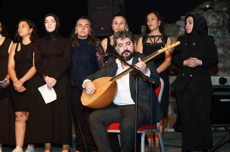 Eskihisar Kalesi’nde kültür sanat akşamları coşkusu