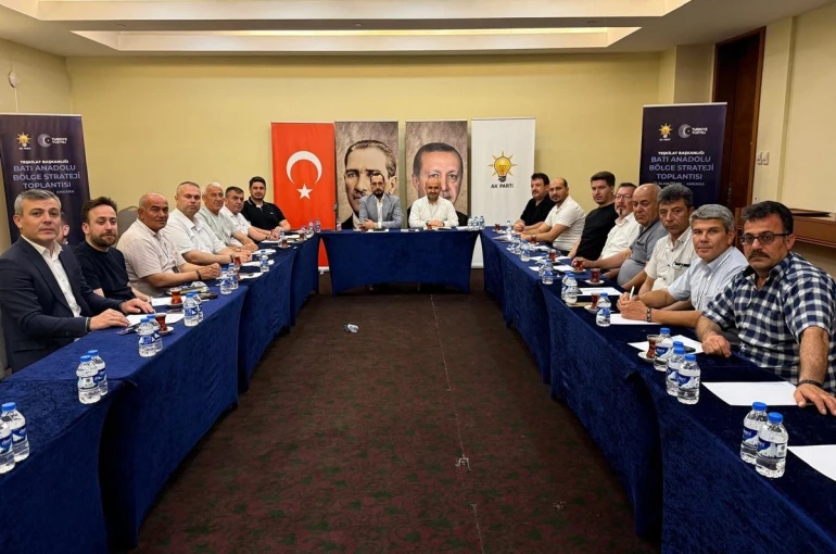 Eskişehir AK Parti Teşkilatı, Batı Anadolu Bölge Strateji Toplantısı’na katıldı