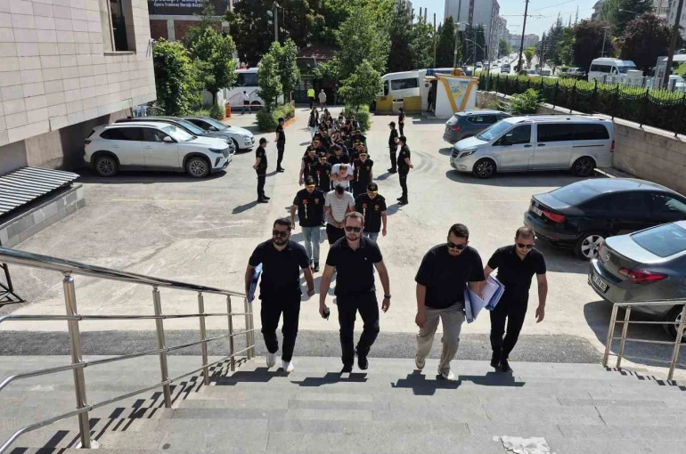 Eskişehir merkezli 4 ilde dolandırıcılık operasyonu: 12 gözaltı