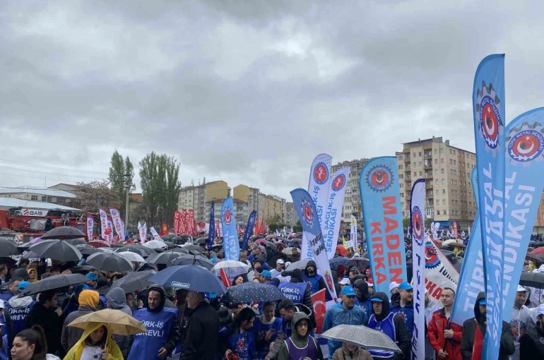 Eskişehir’de 1 Mayıs 2 bin kişi ile kutlandı