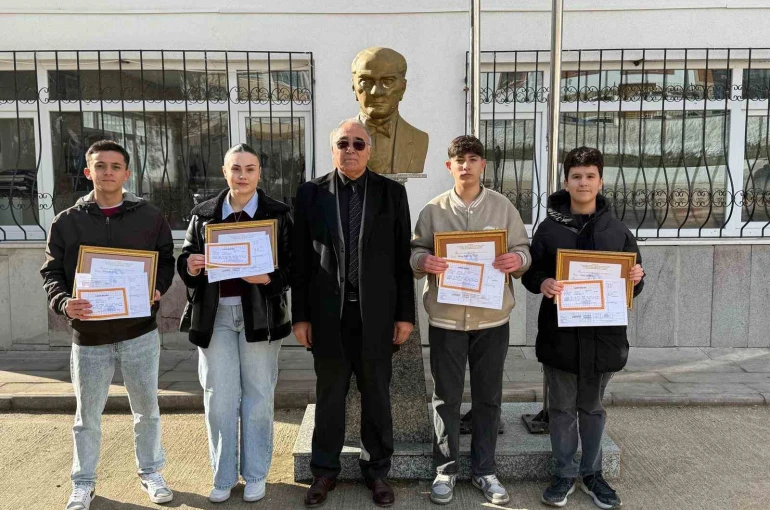 Eskişehir’de başarı altınla ödüllendirildi