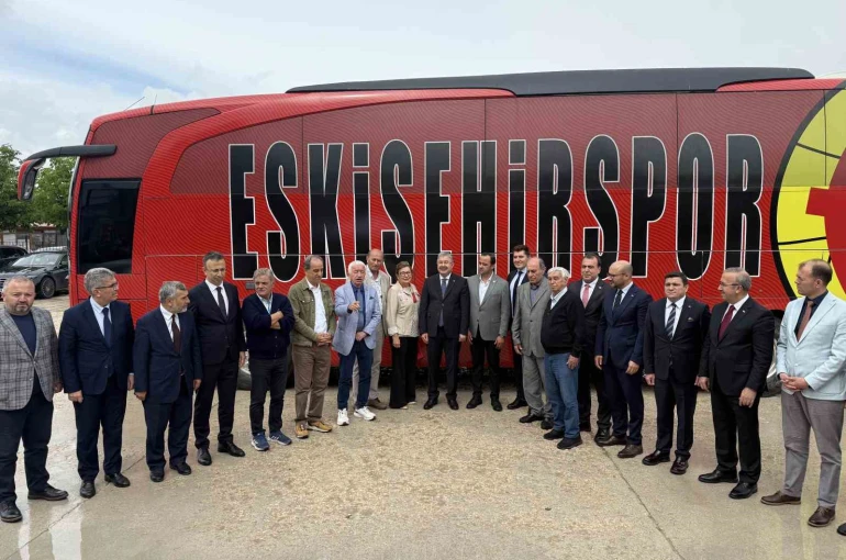 Eskişehir’de Fethi Heper Spor Ortaokulu düzenlenen törenle hizmete açıldı