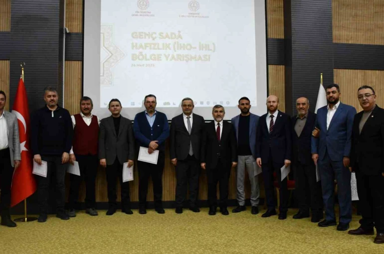 Eskişehir’de genç hafızlar bölge finali için yarıştı