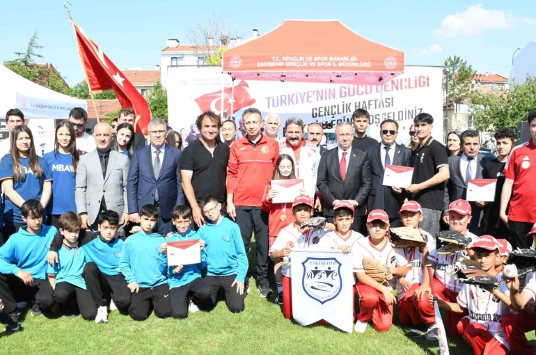 Eskişehir’de ’Gençlik ve Spor Şöleni’ gerçekleştirildi