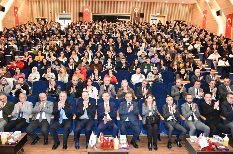 Eskişehir’de ’Rehber Öğretmenler Zirvesi’ gerçekleştirildi