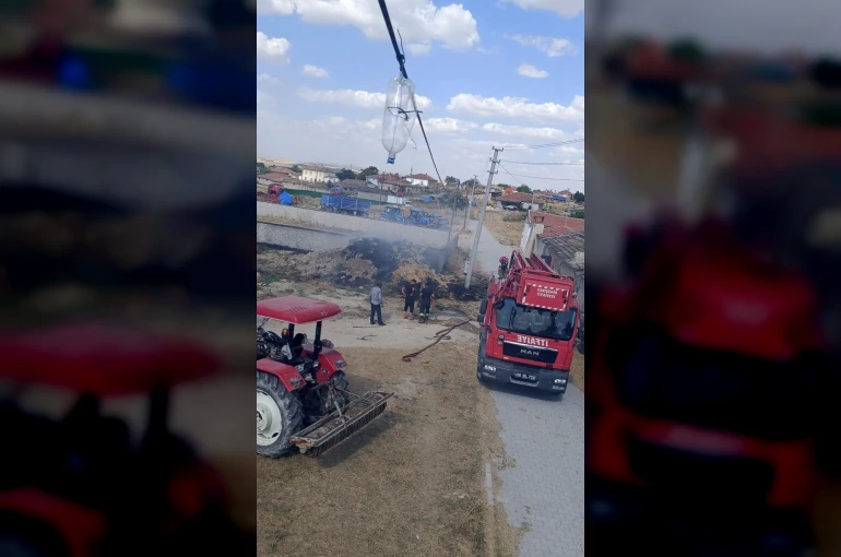 Eskişehir’de saman balyaları yandı 