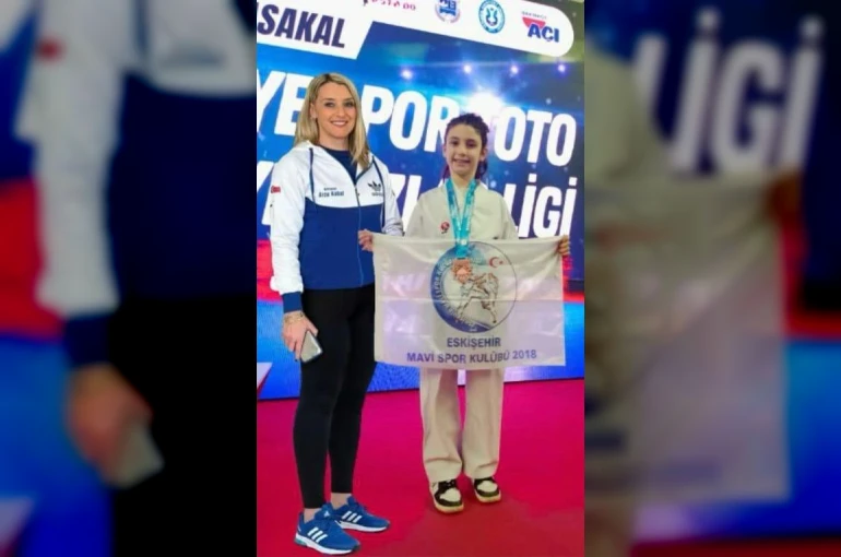 Eskişehir’den katıldığı karate şampiyonasında Türkiye 3’üncüsü oldu