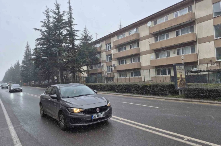 Eskişehir’e kar geri döndü