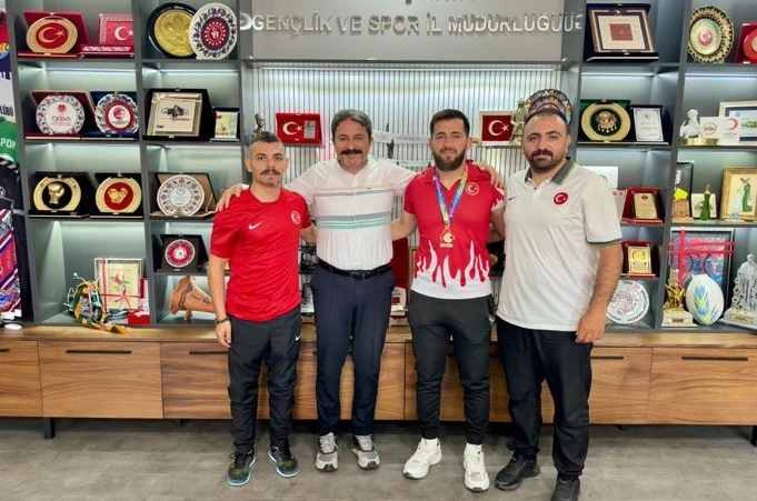 Eskişehirli güreşçiler Türkiye ikincisi oldu