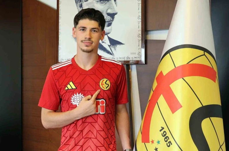 Eskişehirspor, 21 yaşındaki hücum oyuncusunu transfer etti