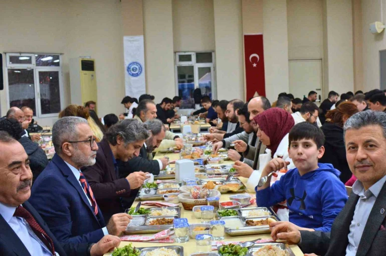 EÜ’de iftar sofrası tasavvuf musikisi ile taçlandı 