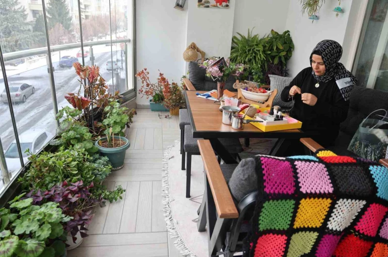 Ev hanımının azmi: 20 belge aldı ve 300 öğrenciye usta oldu
