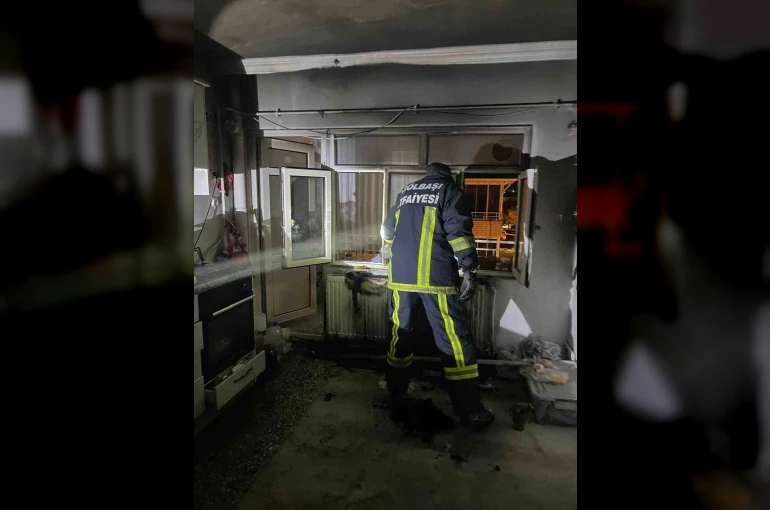 Ev yangınında bir kişi dumandan etkilendi