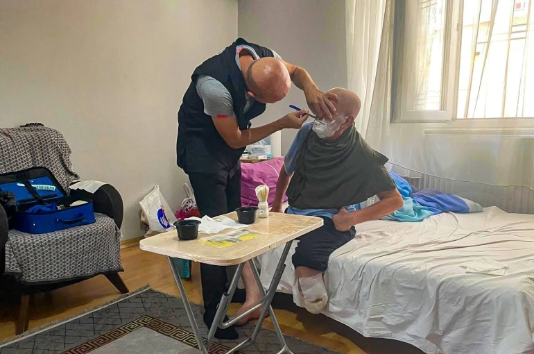 Evde bakım hizmetleri ihtiyaç sahiplerine umut oluyor