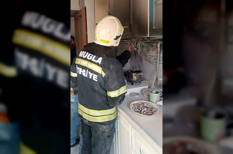 Evde çıkan yangın ev sahibinin müdahalesi ile söndürüldü