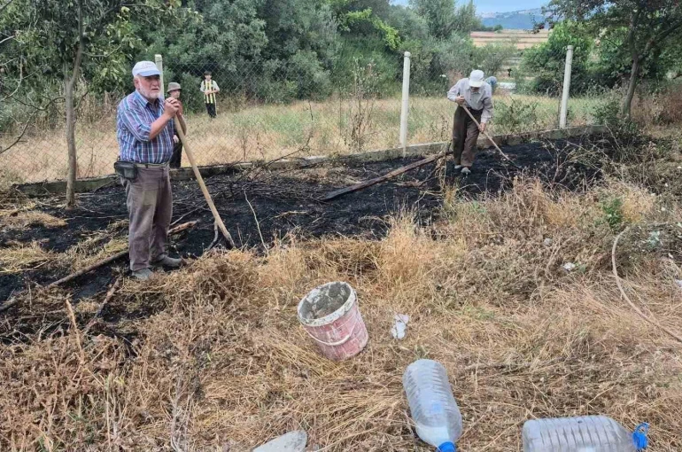 Evin bahçesinde çıkan yangın korkuttu