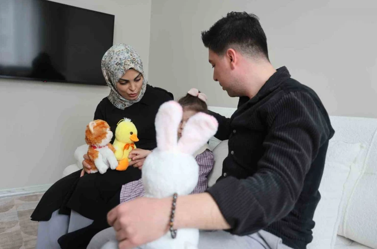 Evini ilaçlatan ailenin 2 yaşındaki kızları ölümden döndü