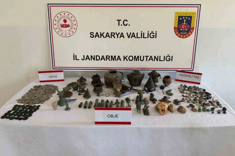 Evini kaçak müzeye dönüştüren şahıs yakalandı