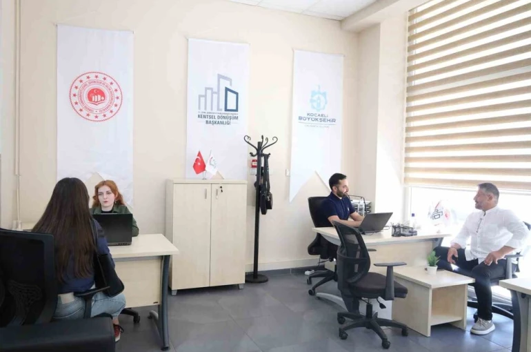 Evini yenilemek isteyen ofislere koşuyor