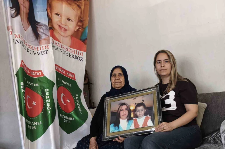 Evlatlarını Reyhanlı patlamasında kaybeden anne ve kızı 13 yıldır aynı acıyla yaşıyor
