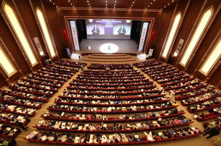 Evlilik Okulunu tamamlayan 951 çift sertifikalarını aldı
