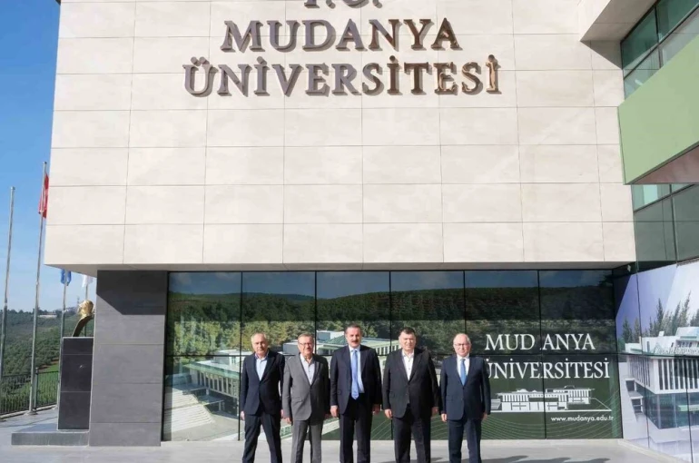 Faruk Çelik Mudanya Üniversitesi’nde gençlerle buluştu