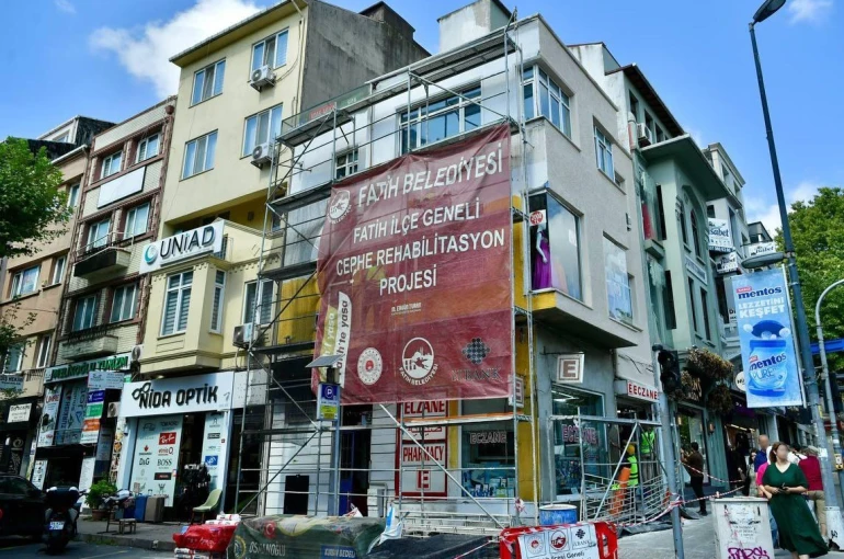 Fatih’in tarihi caddelerinde dönüşüm: 92 bina yeni görünümüne kavuşuyor