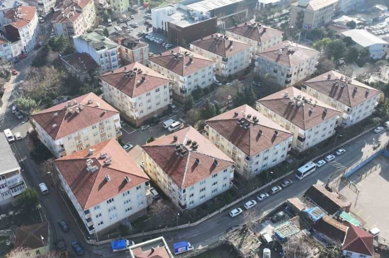 Fatih’te riskli yapılar yerini güvenli konutlara bırakıyor