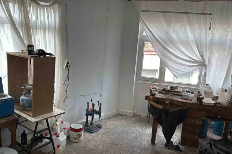 Fatih’te sahte altın imalatına operasyon: 1 kişi yakalandı