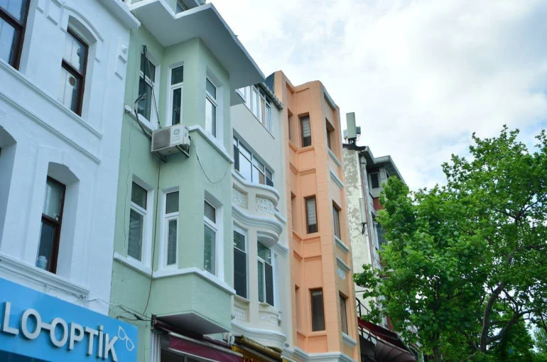 Fatih’te tarihi caddeler yenileniyor: Fevzipaşa ve Macar Kardeşler Caddeleri’nde cephe rehabilitasyonu