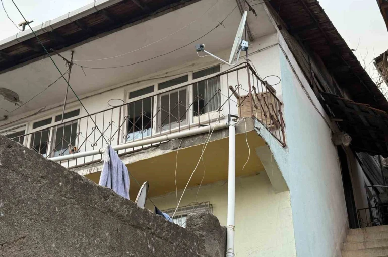 Fayanslar kabarınca AFAD ve polis harekete geçti: Ev tedbiren tahliye edildi
